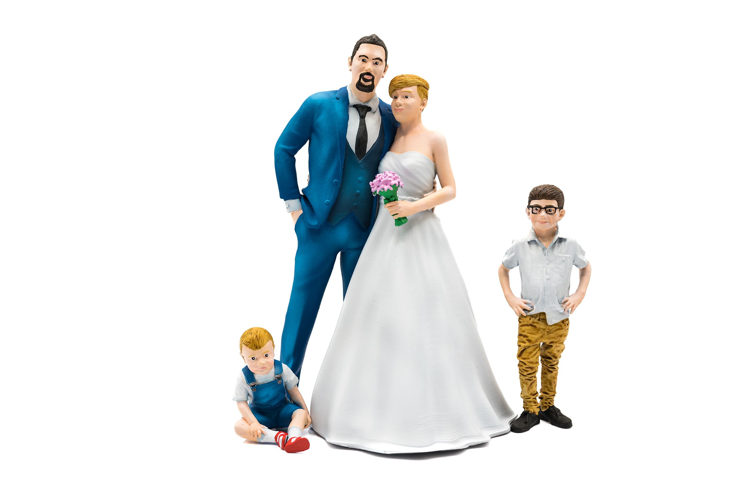 Figura de novios con niños